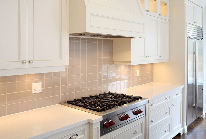 white shaker kitchen cabinets